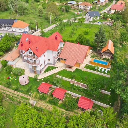 Perla Argesului, Ciubar, Piscina, Lift, Gratar, Cabana, Pensiuni, Hotel Cazare Transfagarasan Curtea De Arges Albestii de Arges Eksteriør billede