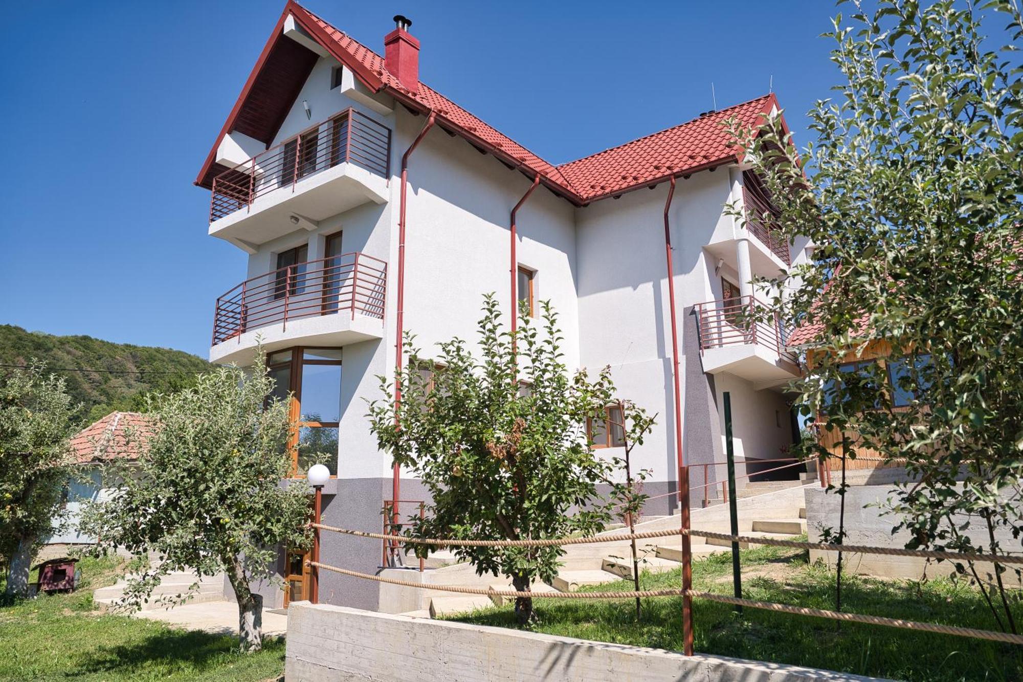 Perla Argesului, Ciubar, Piscina, Lift, Gratar, Cabana, Pensiuni, Hotel Cazare Transfagarasan Curtea De Arges Albestii de Arges Eksteriør billede