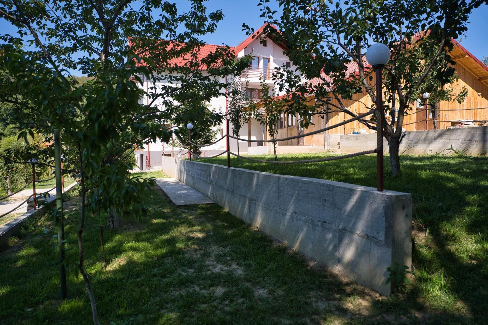 Perla Argesului, Ciubar, Piscina, Lift, Gratar, Cabana, Pensiuni, Hotel Cazare Transfagarasan Curtea De Arges Albestii de Arges Eksteriør billede