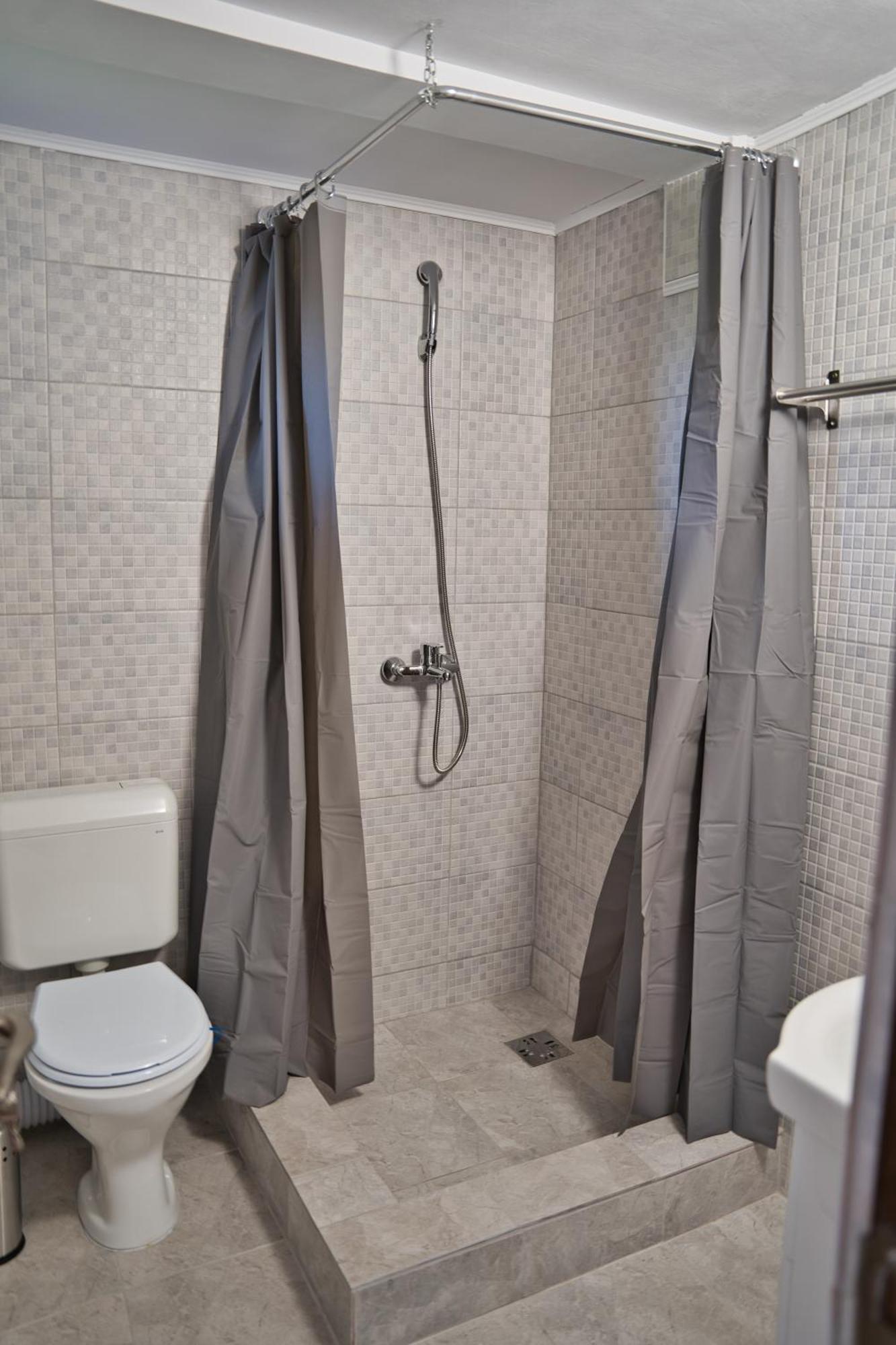 Perla Argesului, Ciubar, Piscina, Lift, Gratar, Cabana, Pensiuni, Hotel Cazare Transfagarasan Curtea De Arges Albestii de Arges Værelse billede