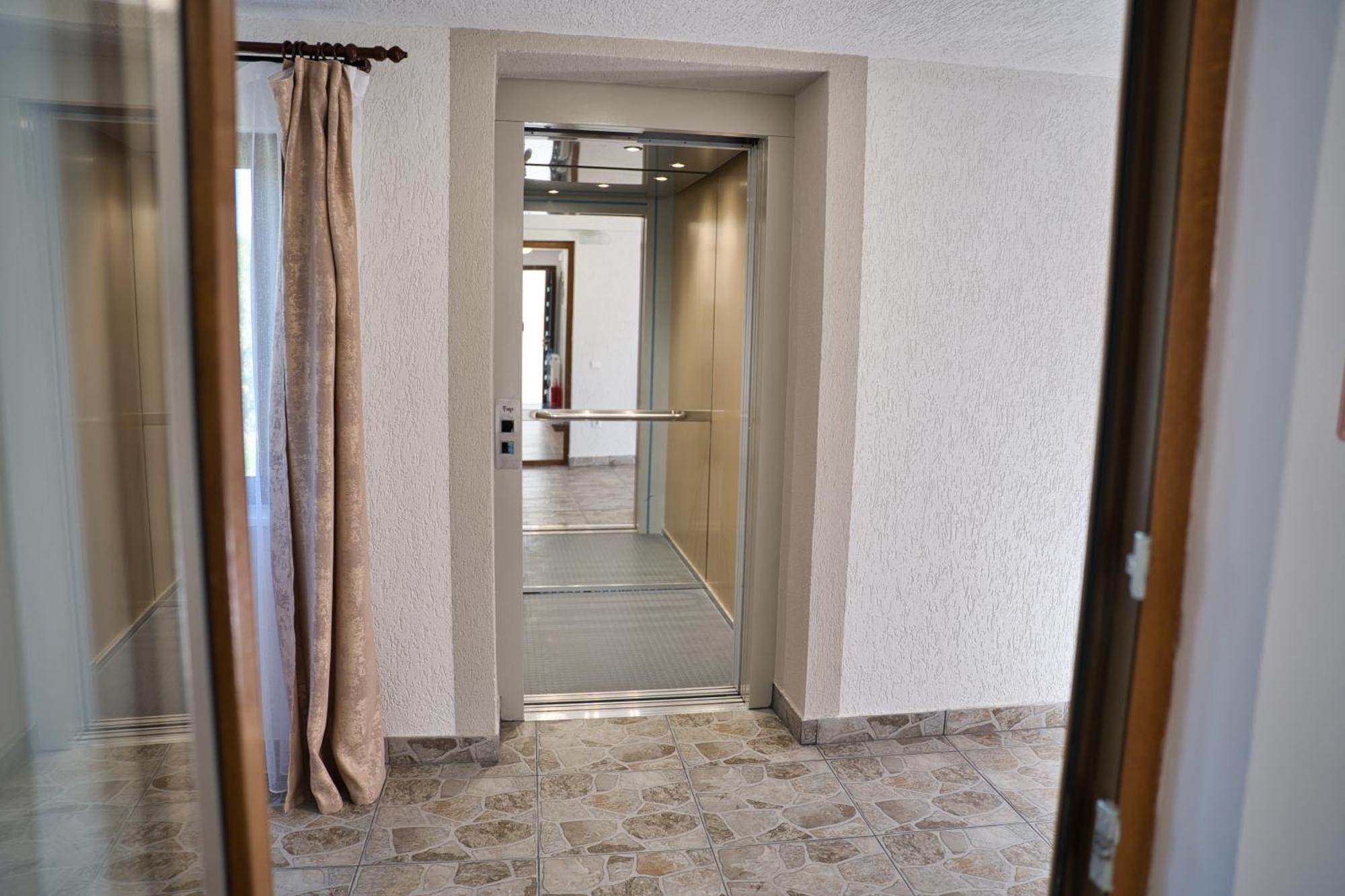 Perla Argesului, Ciubar, Piscina, Lift, Gratar, Cabana, Pensiuni, Hotel Cazare Transfagarasan Curtea De Arges Albestii de Arges Eksteriør billede