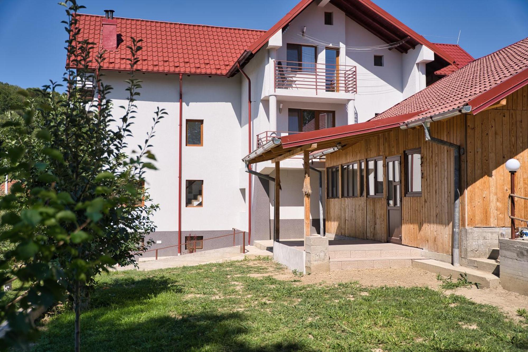 Perla Argesului, Ciubar, Piscina, Lift, Gratar, Cabana, Pensiuni, Hotel Cazare Transfagarasan Curtea De Arges Albestii de Arges Eksteriør billede